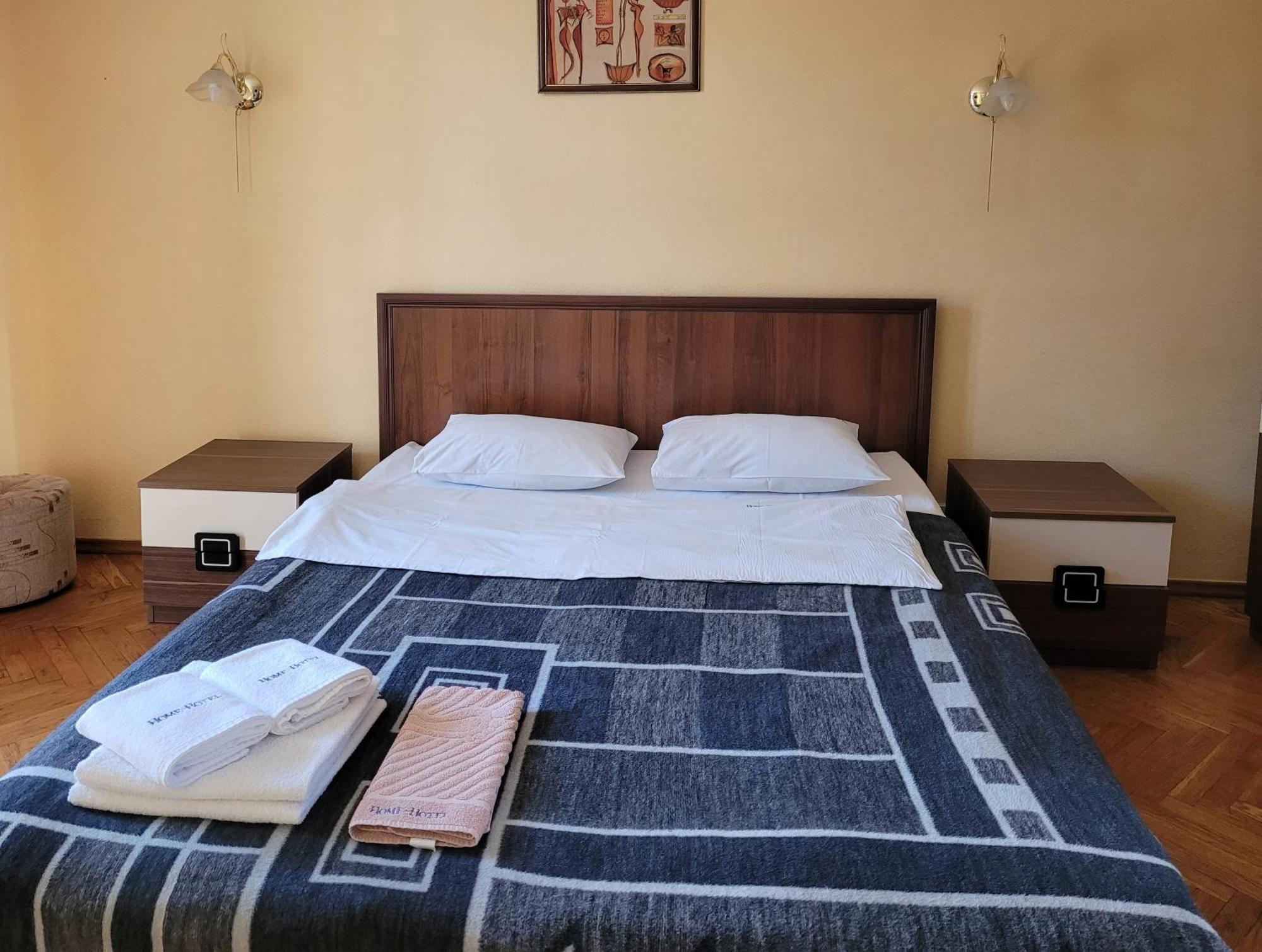 Home Hotel Apartments On Khreshchatyk Area キエフ エクステリア 写真