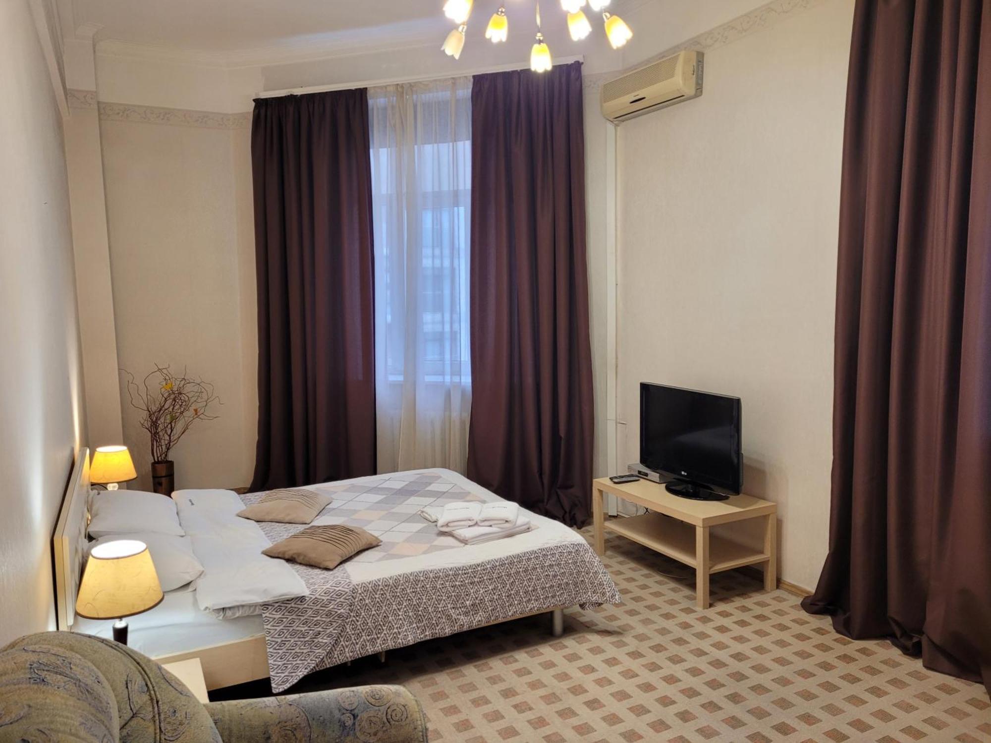 Home Hotel Apartments On Khreshchatyk Area キエフ エクステリア 写真