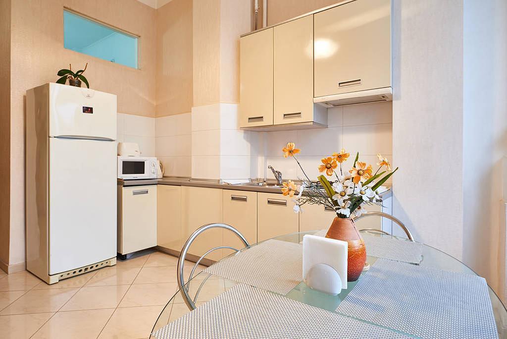 Home Hotel Apartments On Khreshchatyk Area キエフ エクステリア 写真