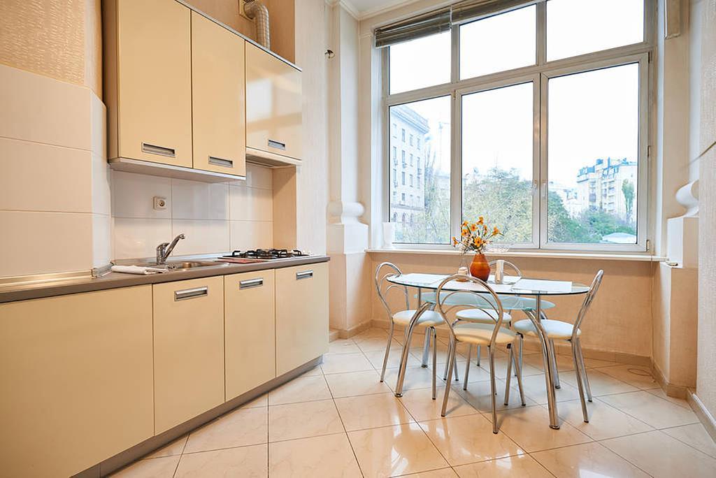Home Hotel Apartments On Khreshchatyk Area キエフ エクステリア 写真