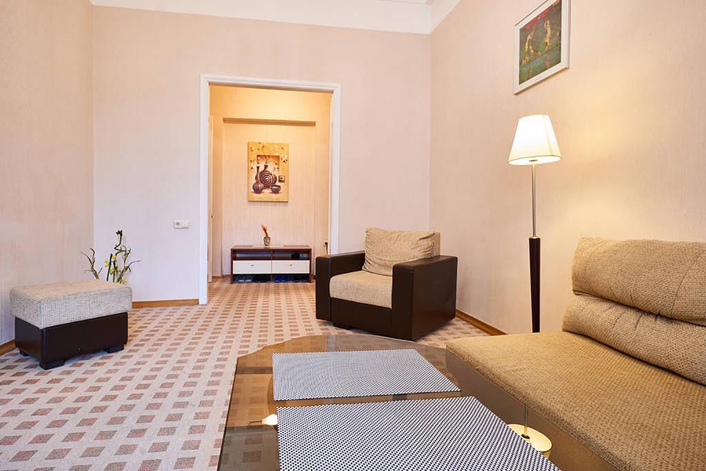 Home Hotel Apartments On Khreshchatyk Area キエフ エクステリア 写真