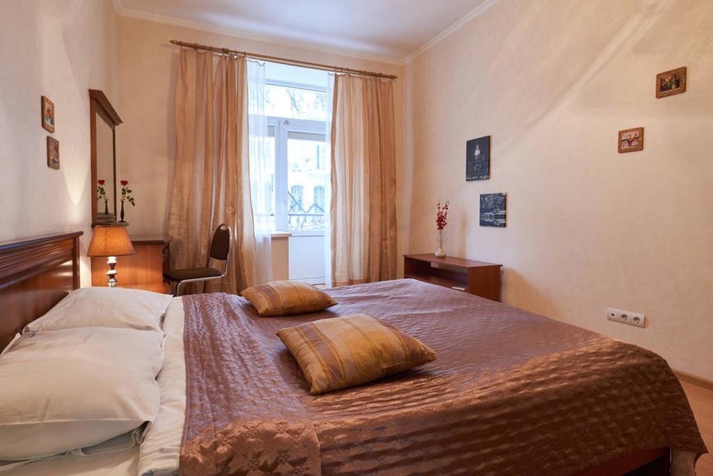 Home Hotel Apartments On Khreshchatyk Area キエフ エクステリア 写真