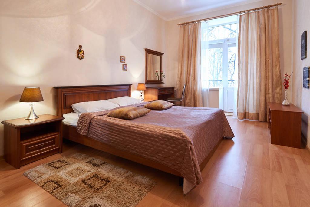 Home Hotel Apartments On Khreshchatyk Area キエフ エクステリア 写真