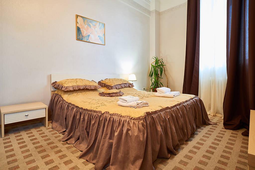 Home Hotel Apartments On Khreshchatyk Area キエフ エクステリア 写真