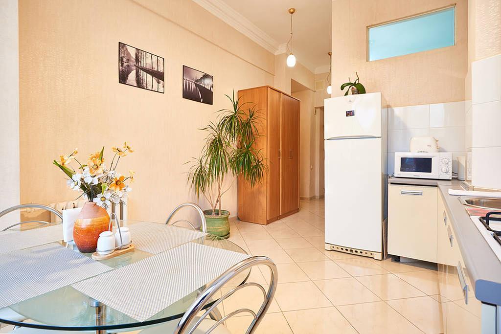 Home Hotel Apartments On Khreshchatyk Area キエフ エクステリア 写真