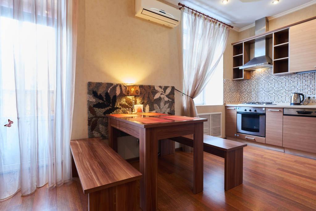 Home Hotel Apartments On Khreshchatyk Area キエフ エクステリア 写真