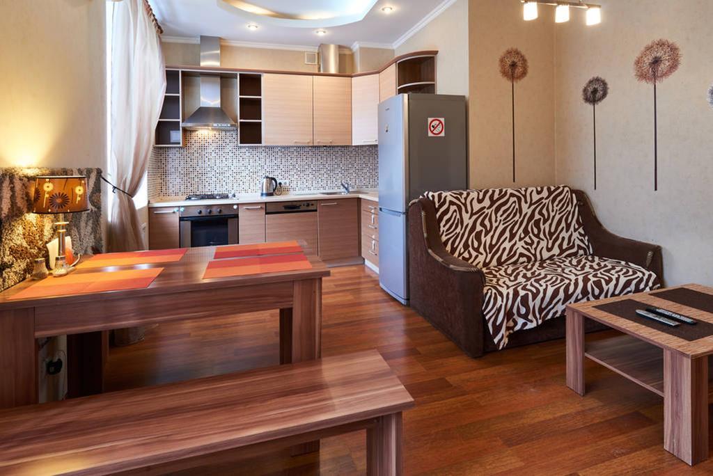 Home Hotel Apartments On Khreshchatyk Area キエフ エクステリア 写真